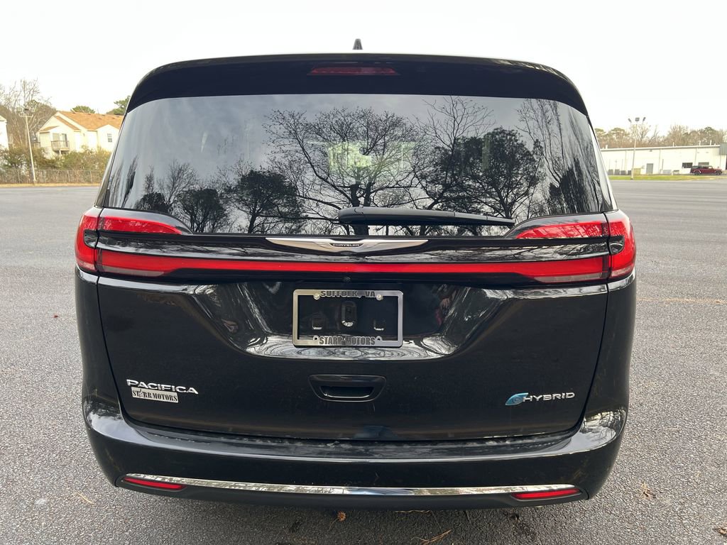Used 2022 Chrysler Pacifica Touring-L image 4