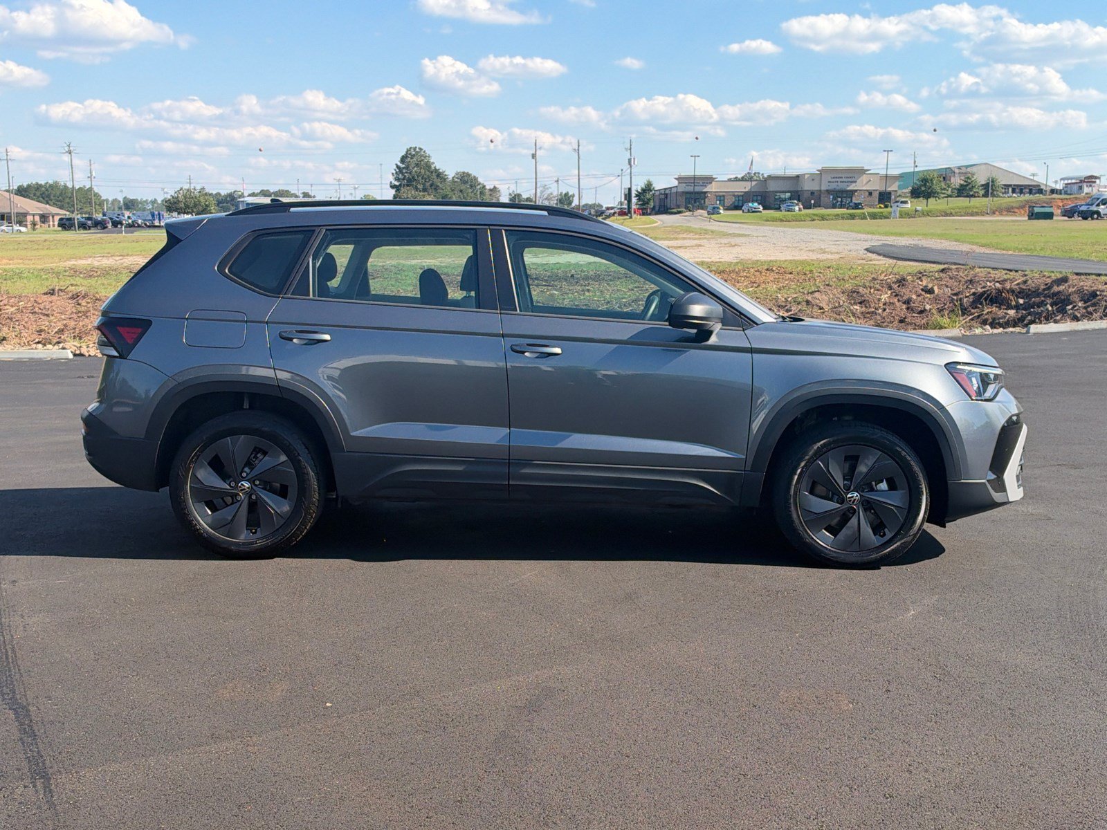 Used 2025 Volkswagen Taos S FWD image 4