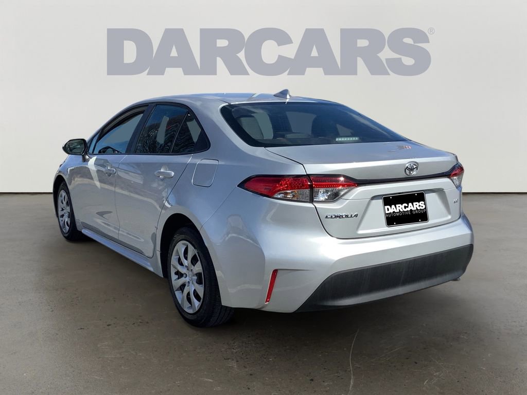Used 2025 Toyota Corolla LE image 6