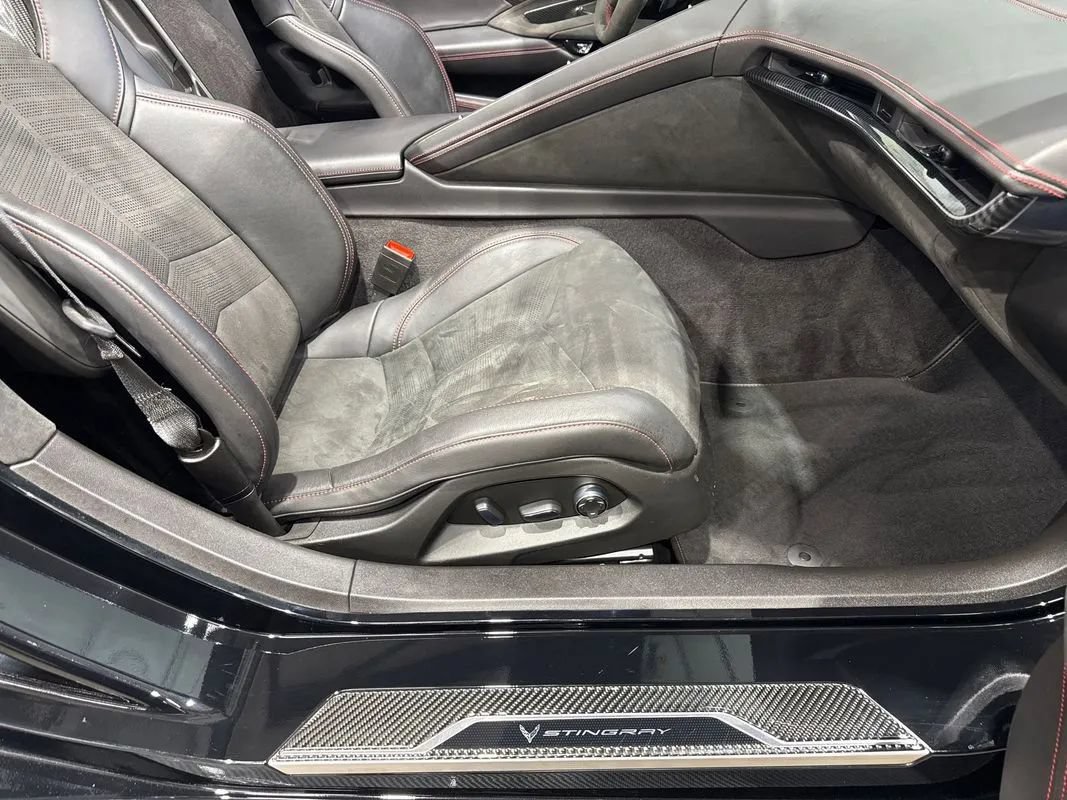 Used 2022 Chevrolet Corvette Stingray Premium Conv w/ Z51 Performance Package RWD image 70