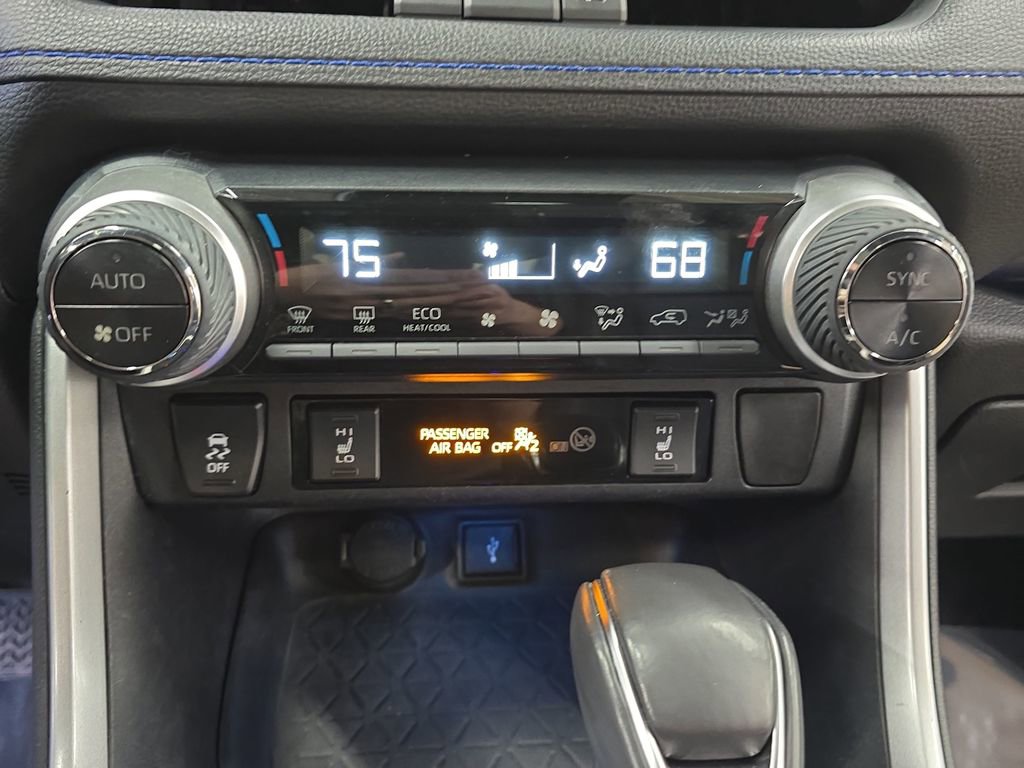 Used 2020 Toyota RAV4 XSE w/ XSE Grade Weather Package AWD/4WD image 21