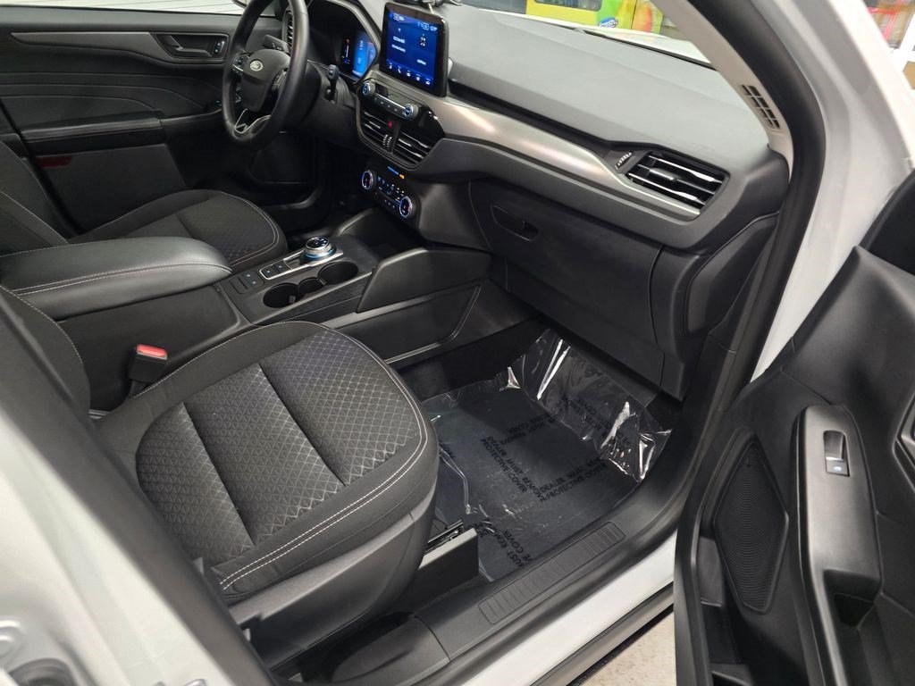 Used 2024 Ford Escape Active AWD/4WD image 27