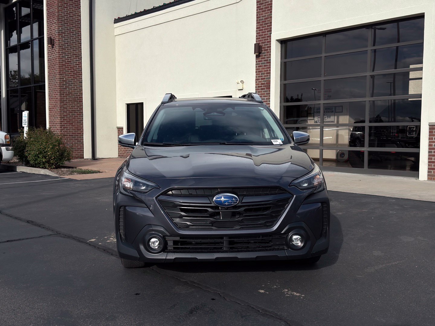 Used 2023 Subaru Outback Touring XT AWD/4WD image 3
