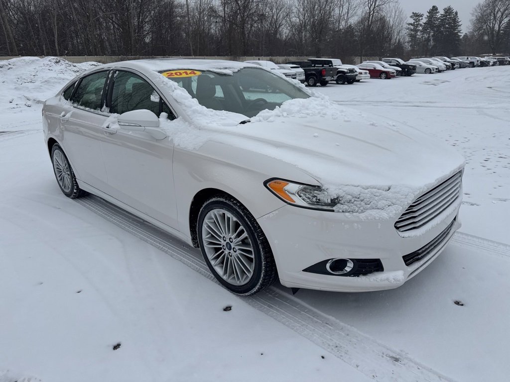 Used 2014 Ford Fusion SE w/ Equipment Group 202A image 2