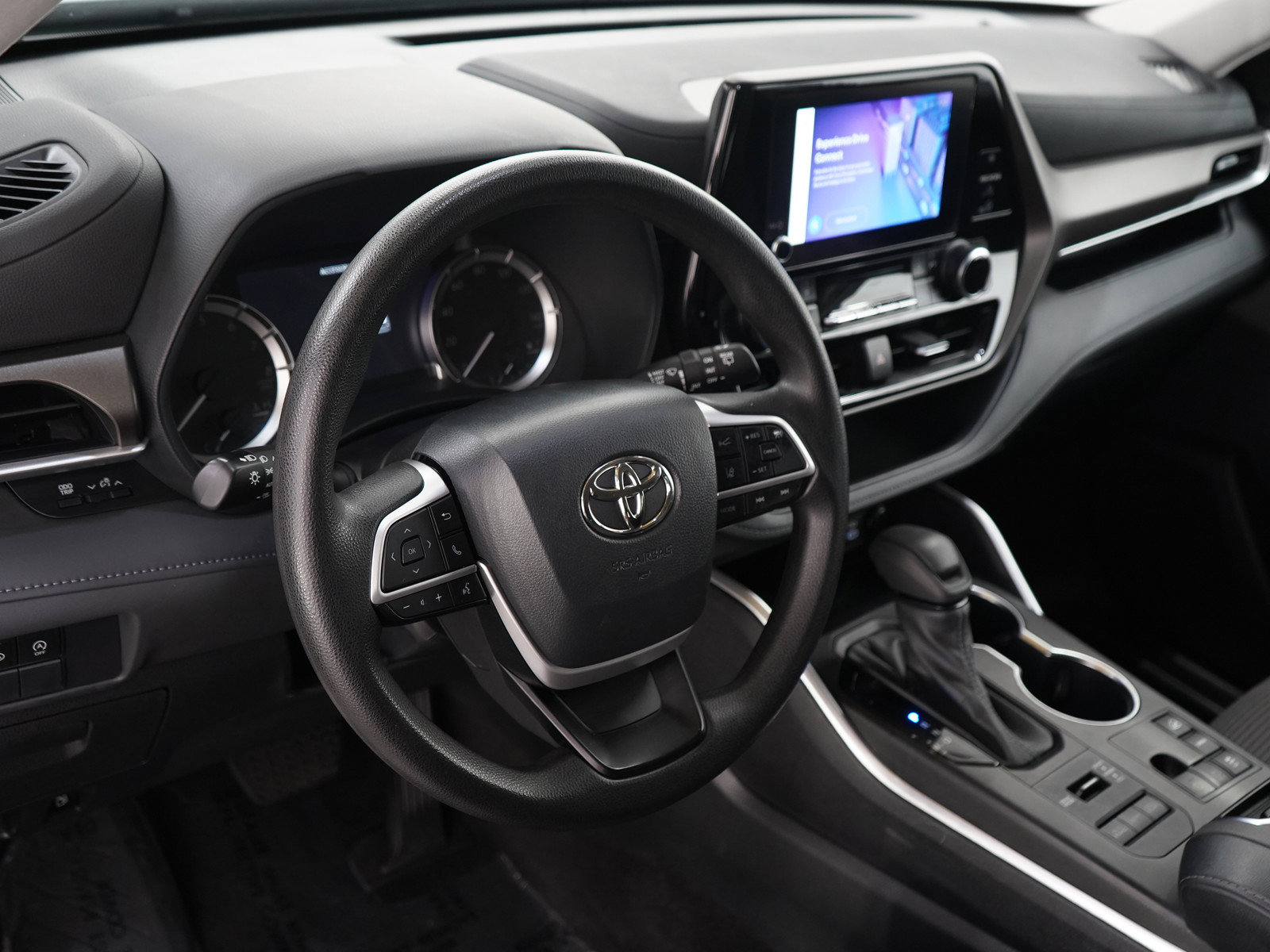 Used 2023 Toyota Highlander L AWD/4WD image 22
