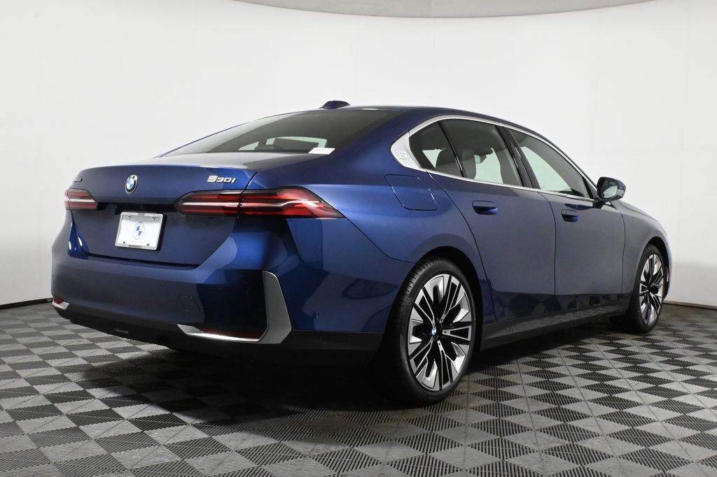 Used 2026 BMW 530i xDrive w/ Premium Package image 7