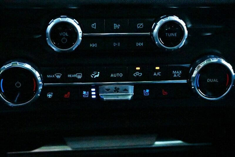 Used 2023 Ford F350 Platinum image 27