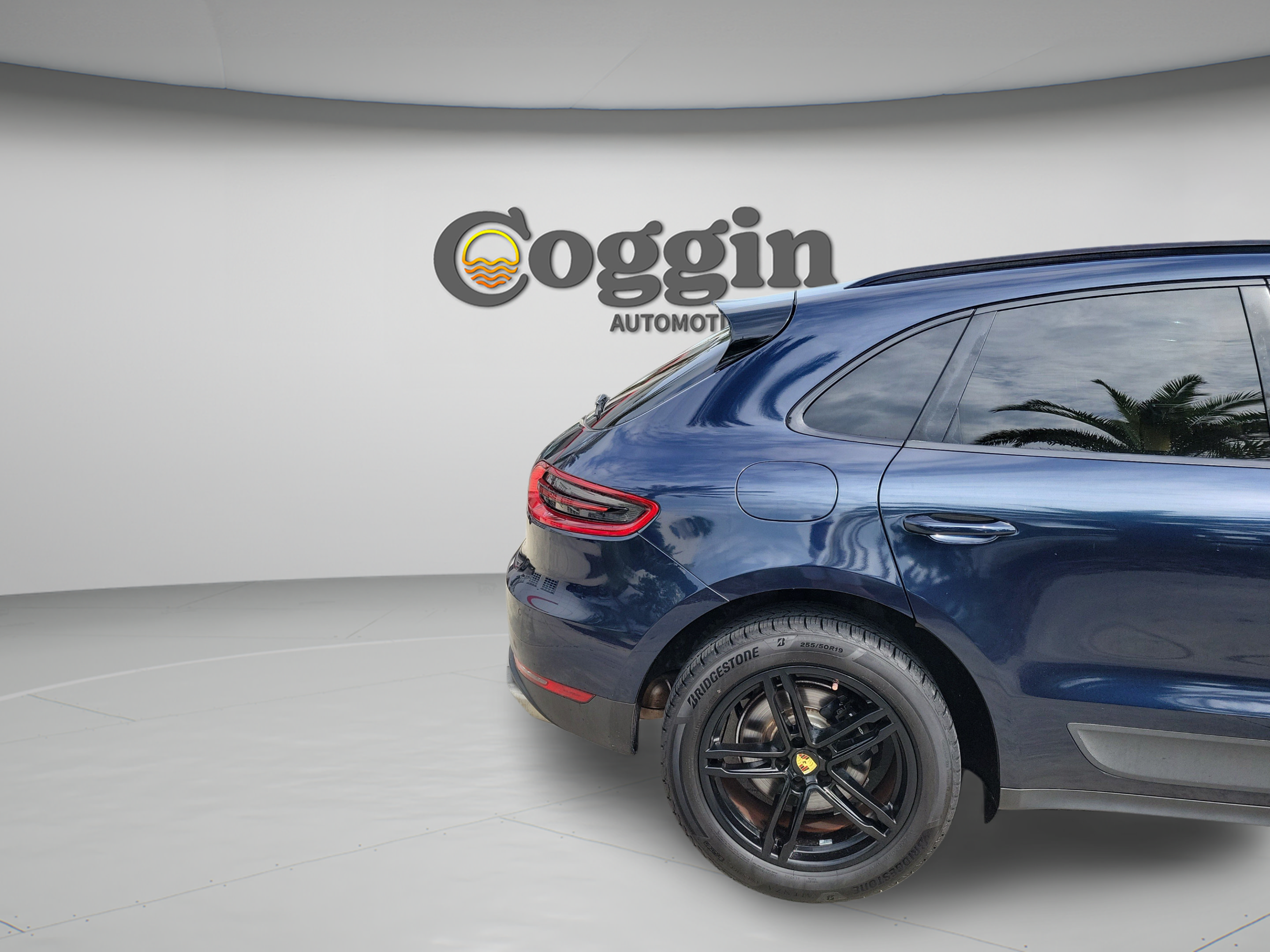Used 2017 Porsche Macan AWD/4WD image 30