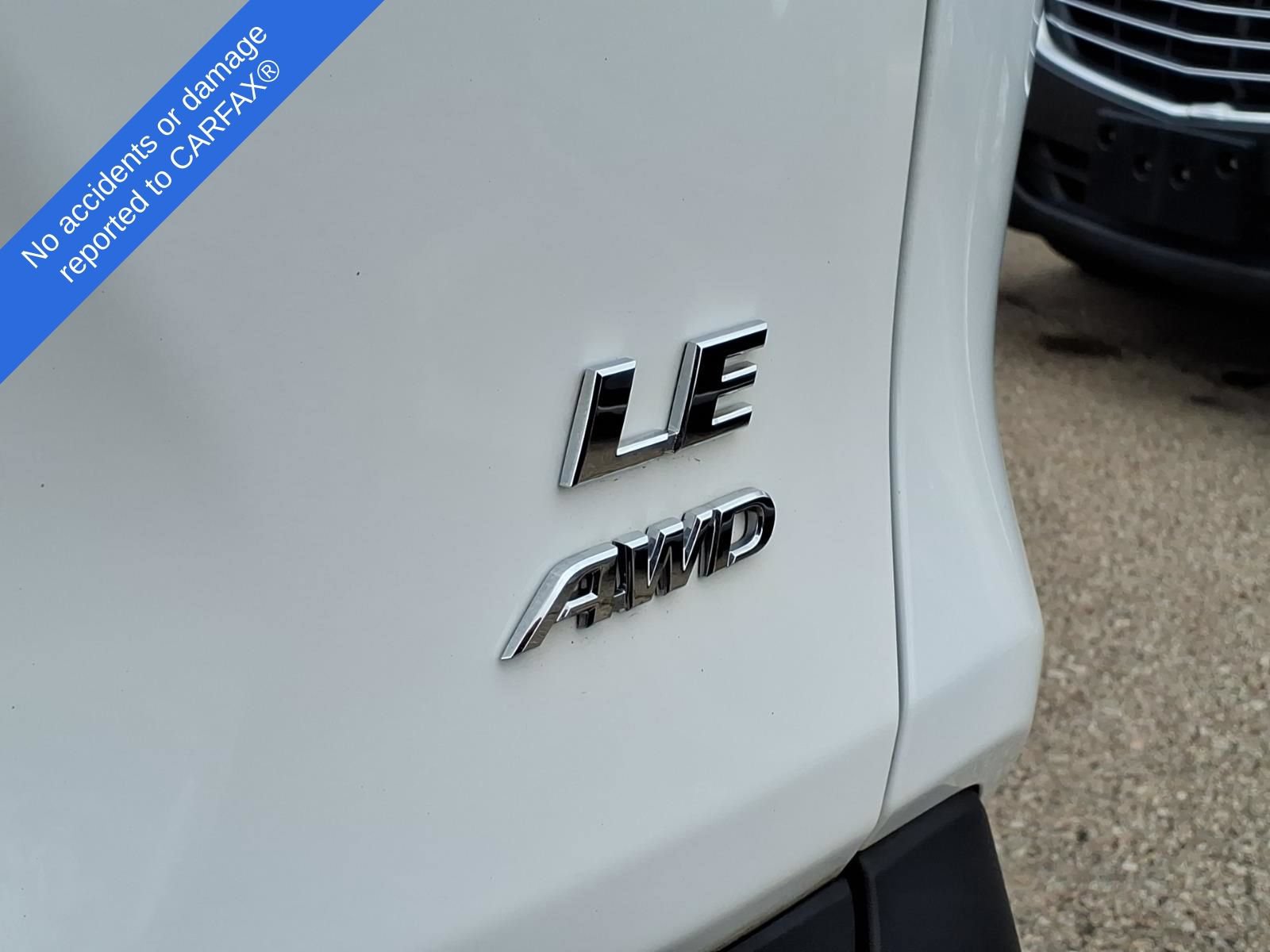 Used 2019 Toyota RAV4 LE AWD/4WD image 11