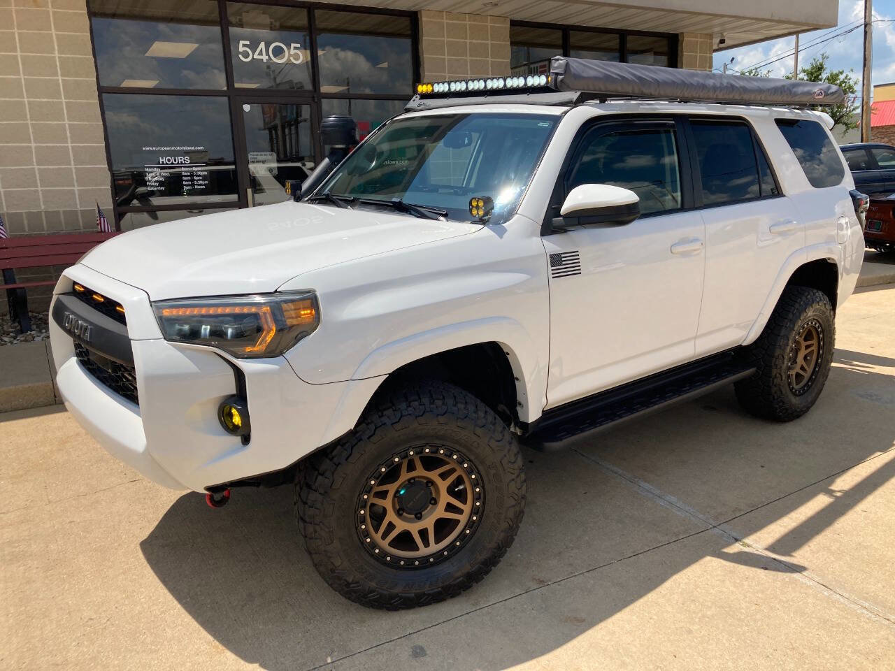Used 2020 Toyota 4Runner SR5 image 2
