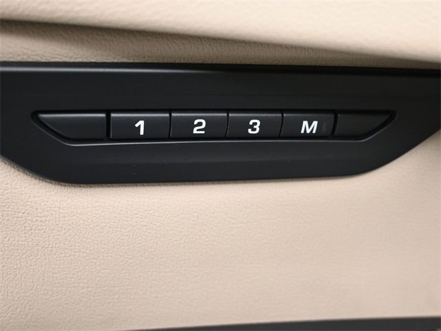 Used 2020 Jaguar XE S image 13