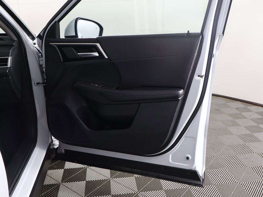 Used 2024 Mitsubishi Outlander SE image 24