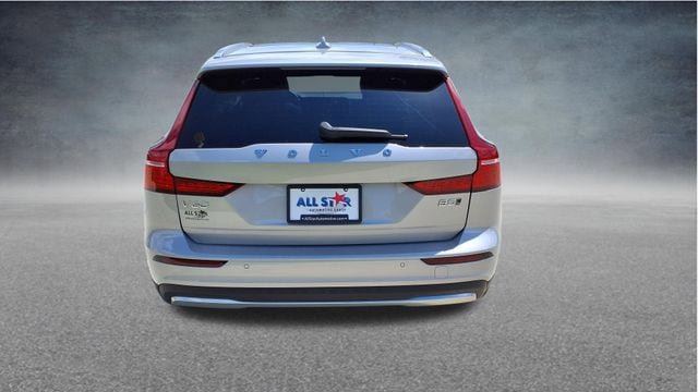 Certified 2025 Volvo V60 B5 Cross Country Plus AWD/4WD image 7