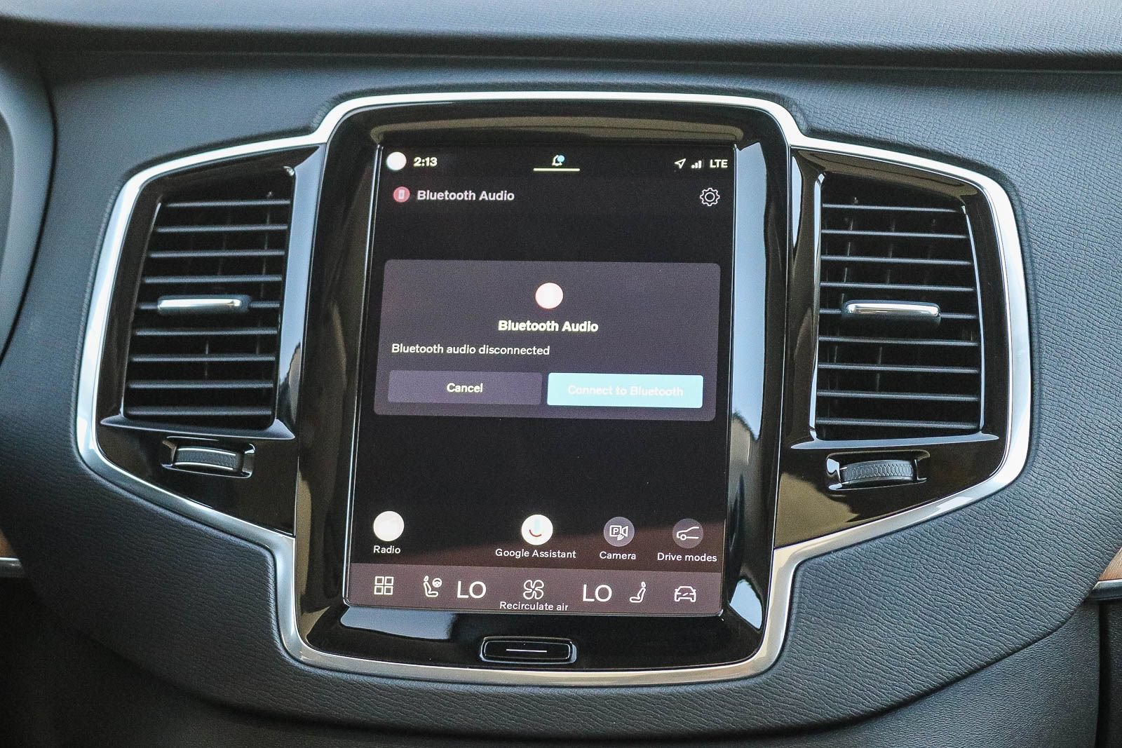 Used 2025 Volvo XC90 T8 Plus w/ Protection Package Premier AWD/4WD image 16