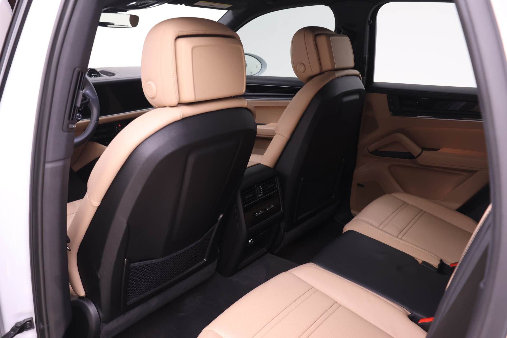 Certified 2025 Porsche Cayenne S image 17