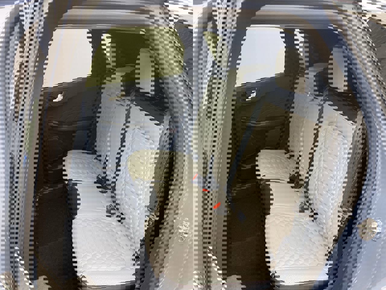 New 2024 Ford Escape SE w/ PHEV Premium Package image 11