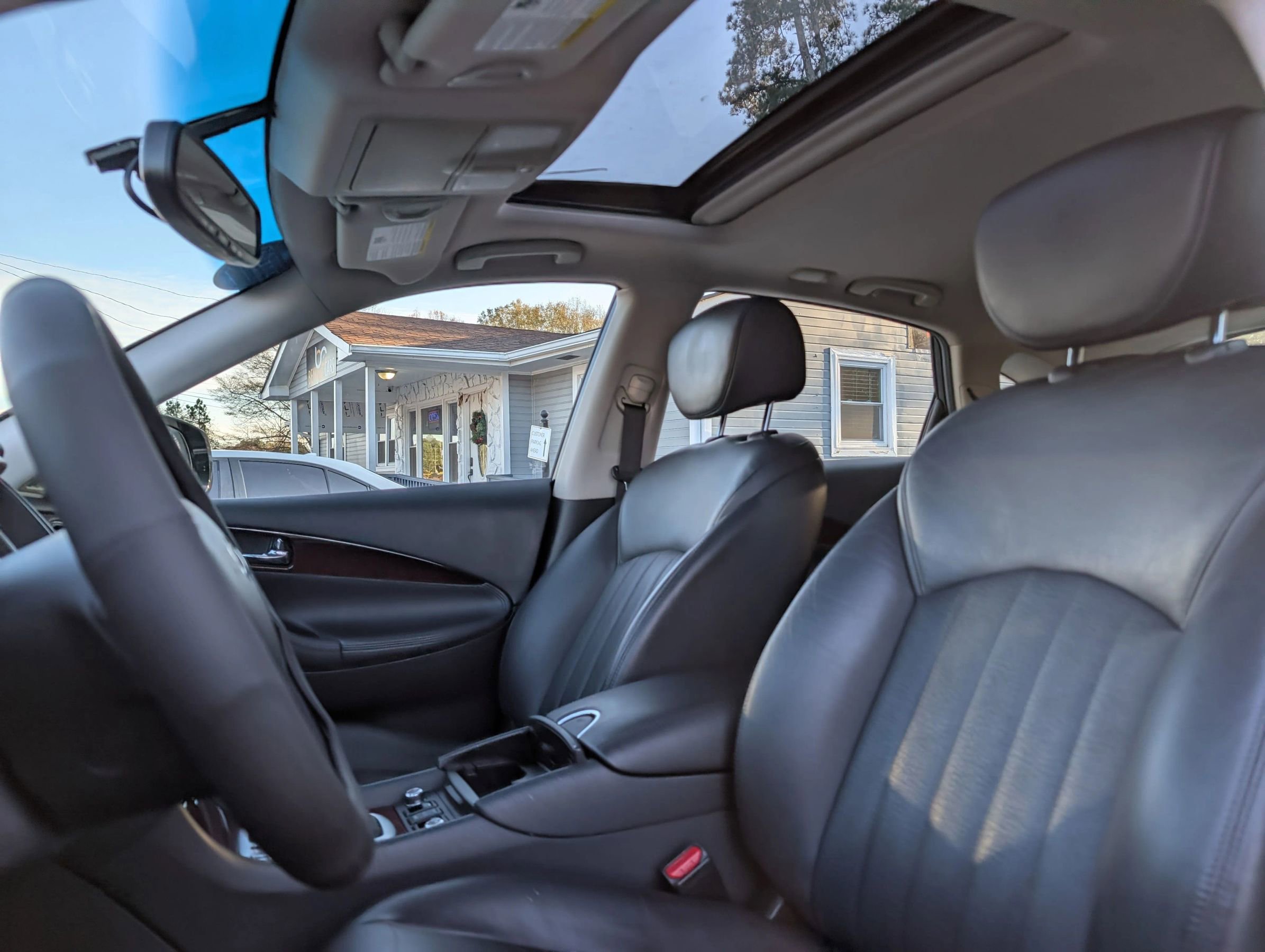 Used 2016 INFINITI QX50 AWD w/ Deluxe Touring Package image 20