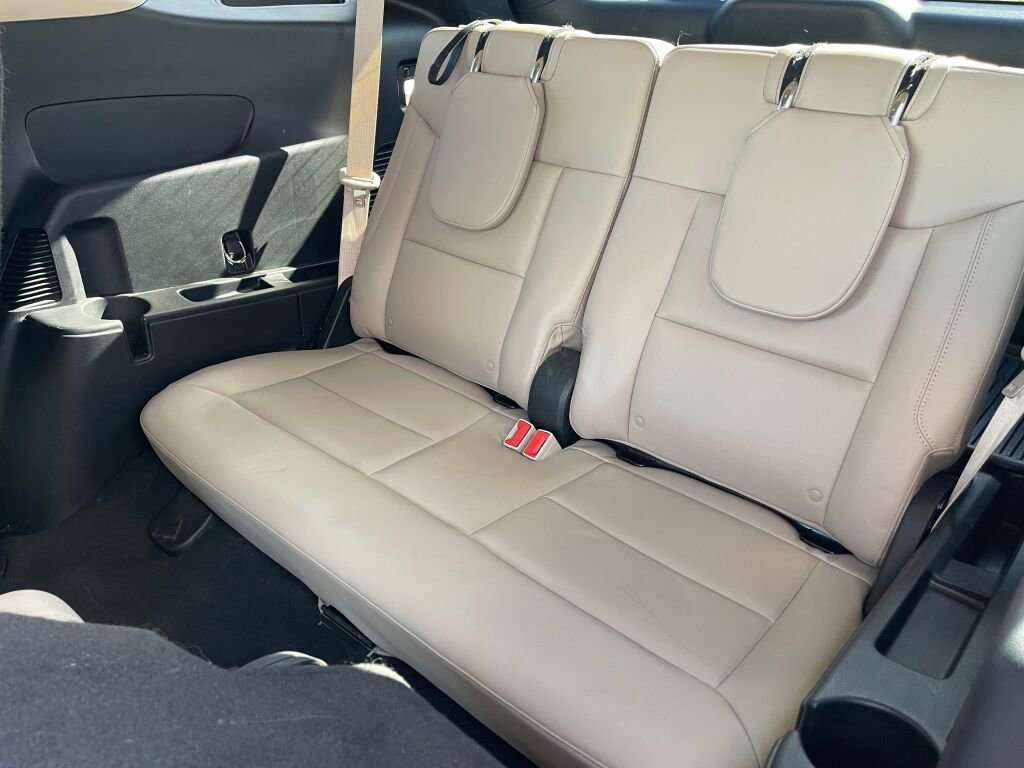 Used 2022 Ford Explorer XLT w/ Equipment Group 202A image 19