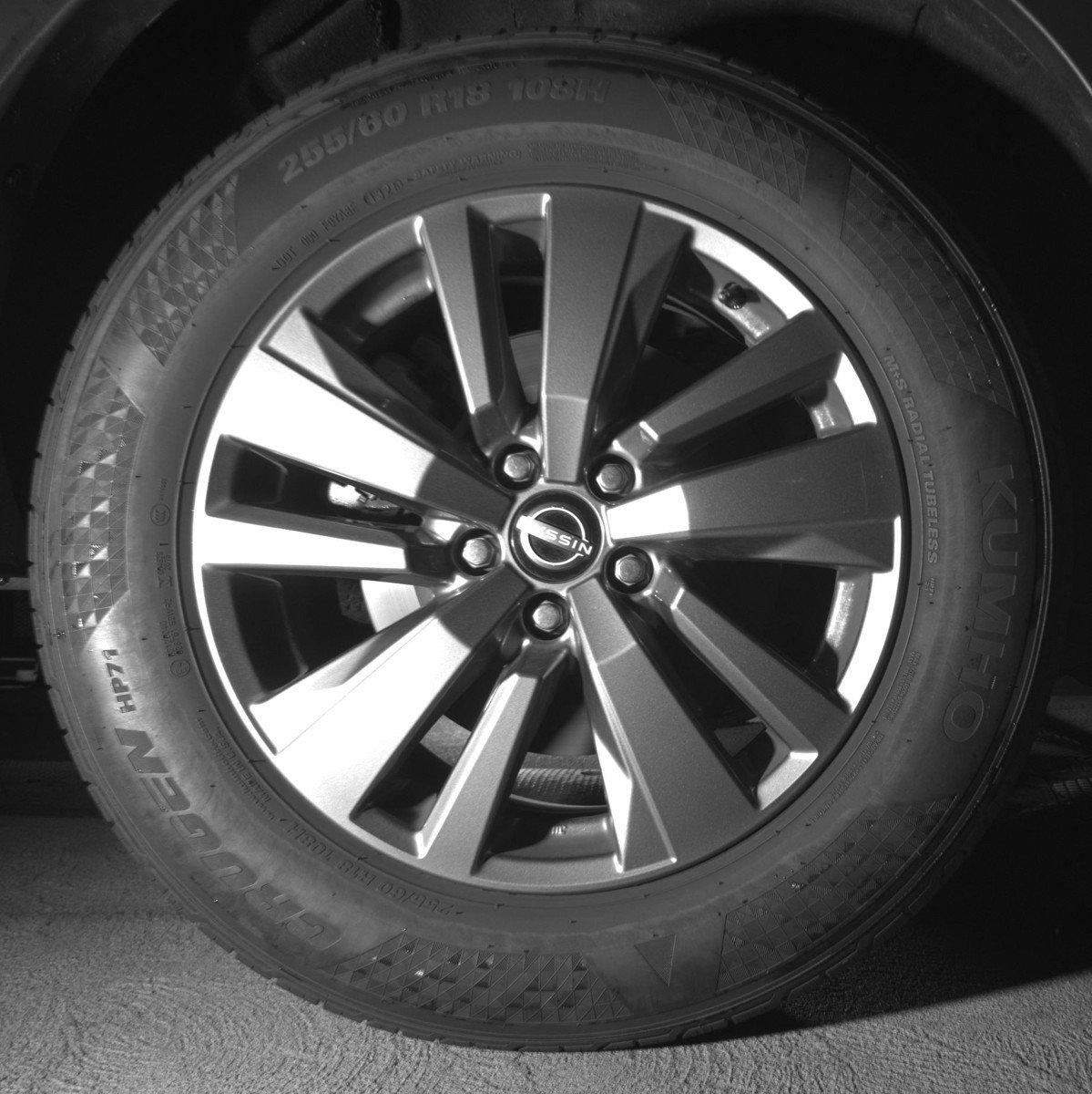 Used 2025 Nissan Pathfinder SV image 15