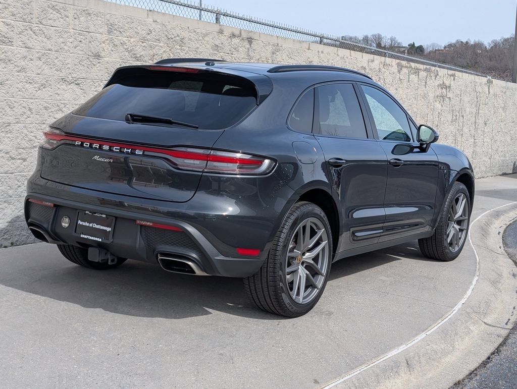 Certified 2025 Porsche Macan AWD/4WD image 8
