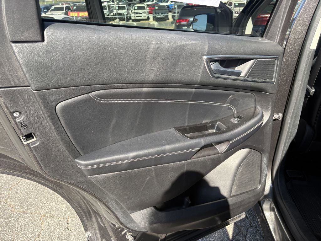 Used 2018 Ford Edge Titanium AWD/4WD image 13