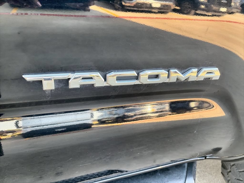 Used 2019 Toyota Tacoma TRD Off-Road w/ Technology Package AWD/4WD image 22