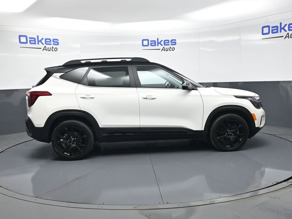 Certified 2024 Kia Seltos X-Line image 9