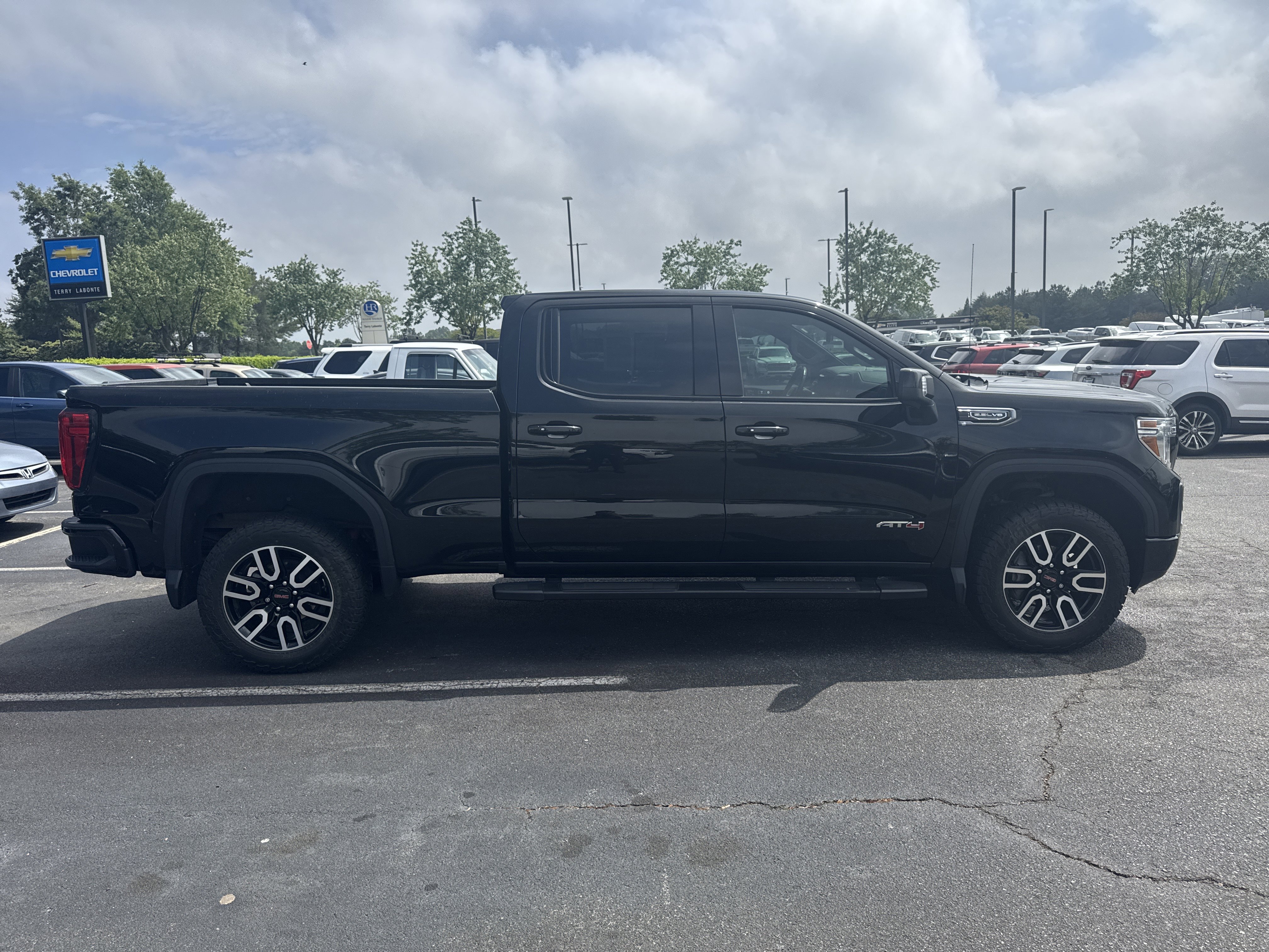 Used 2019 GMC Sierra 1500 AT4 w/ AT4 Premium Package AWD/4WD image 11