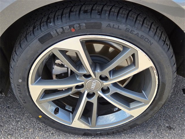 Used 2019 Audi A4 2.0T Premium image 11