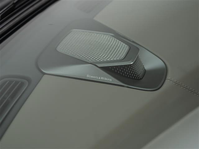 New 2026 Aston Martin Vanquish RWD image 33