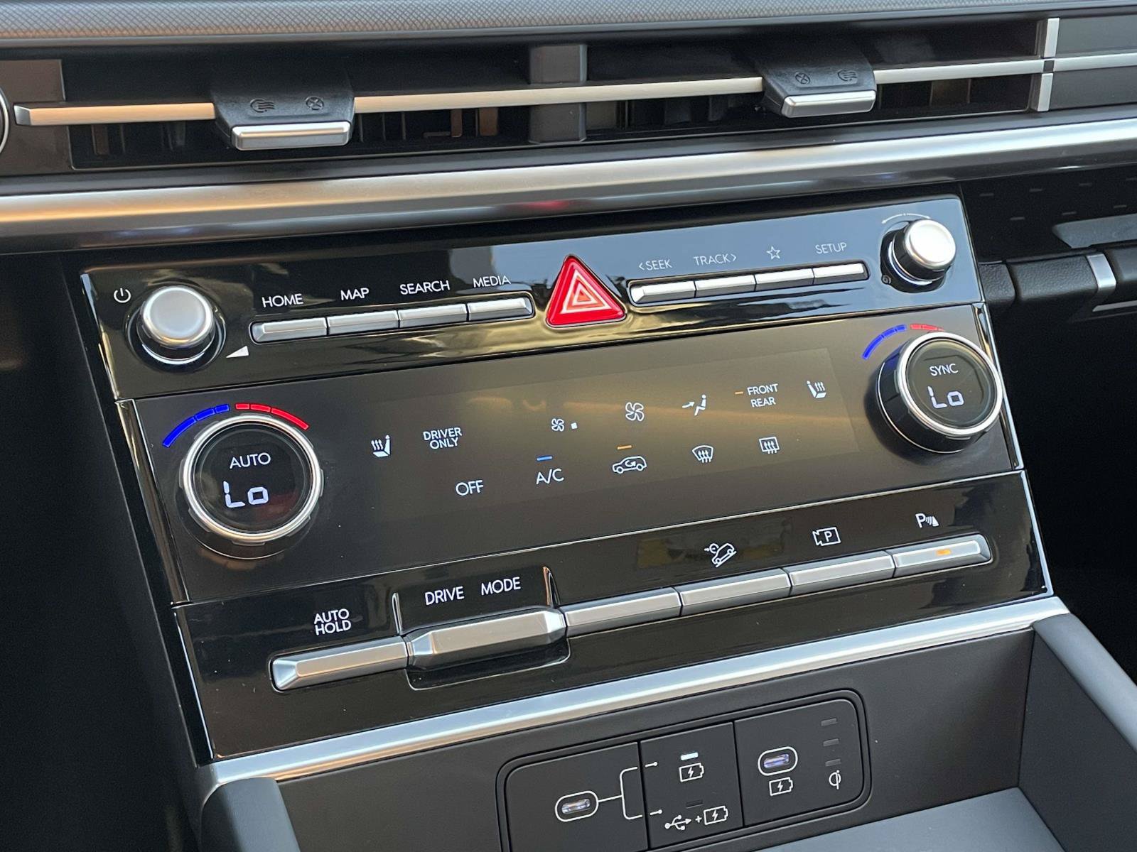 Certified 2026 Hyundai Santa Fe SEL FWD image 19