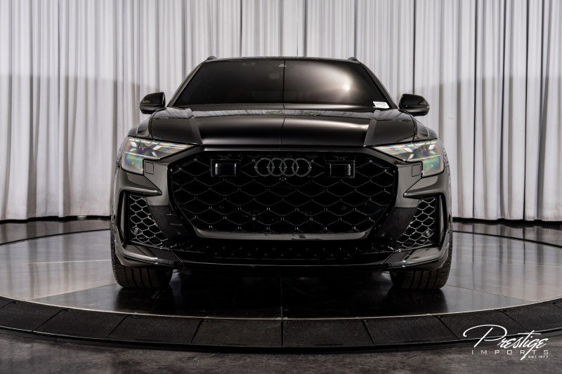 Used 2025 Audi RS Q8 performance image 3