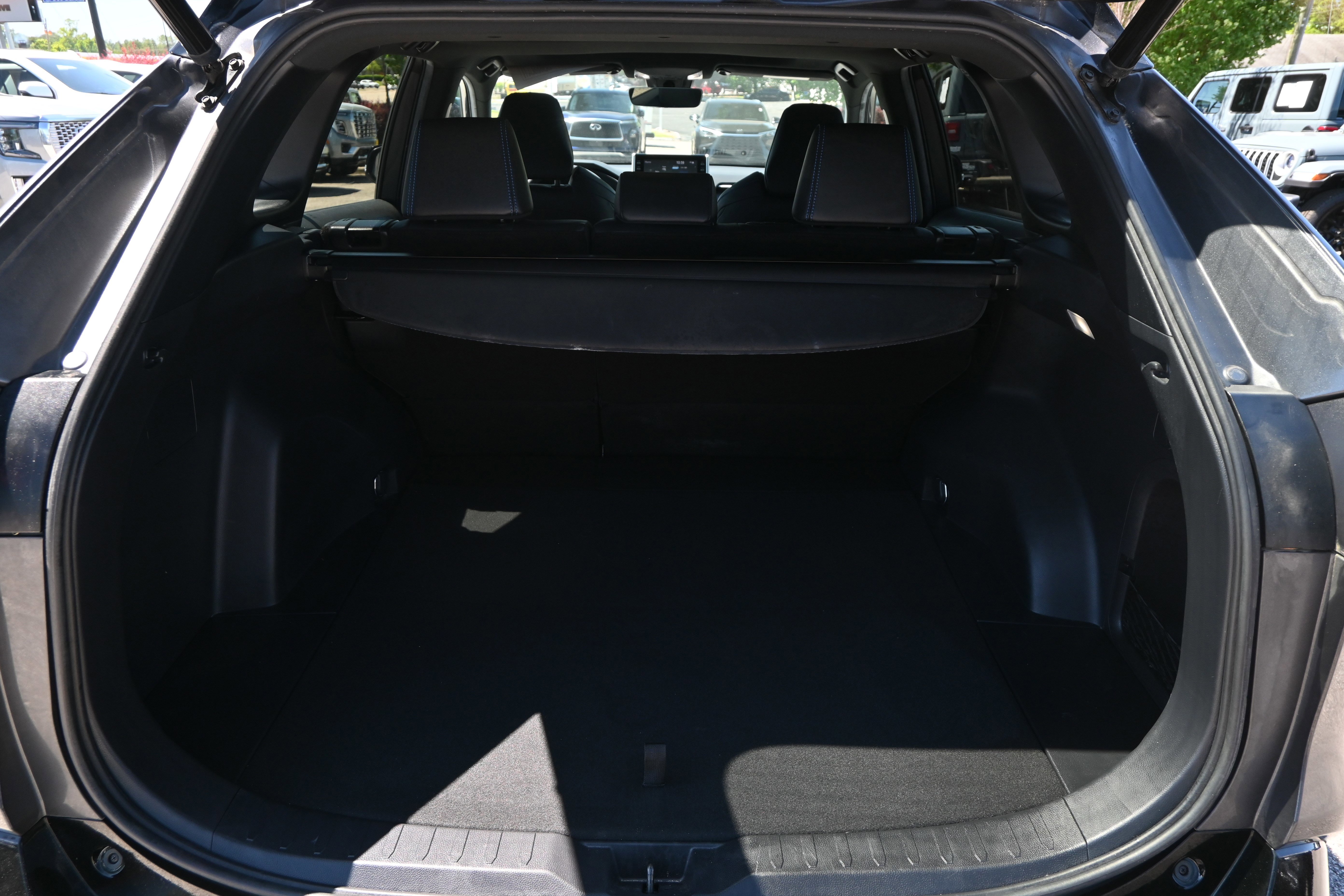 Used 2022 Toyota RAV4 XSE AWD/4WD image 33
