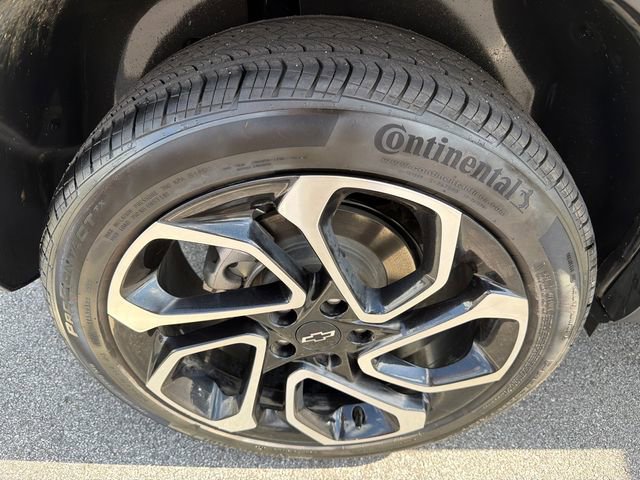 Used 2025 Chevrolet Trax RS w/ Sunroof Package image 17