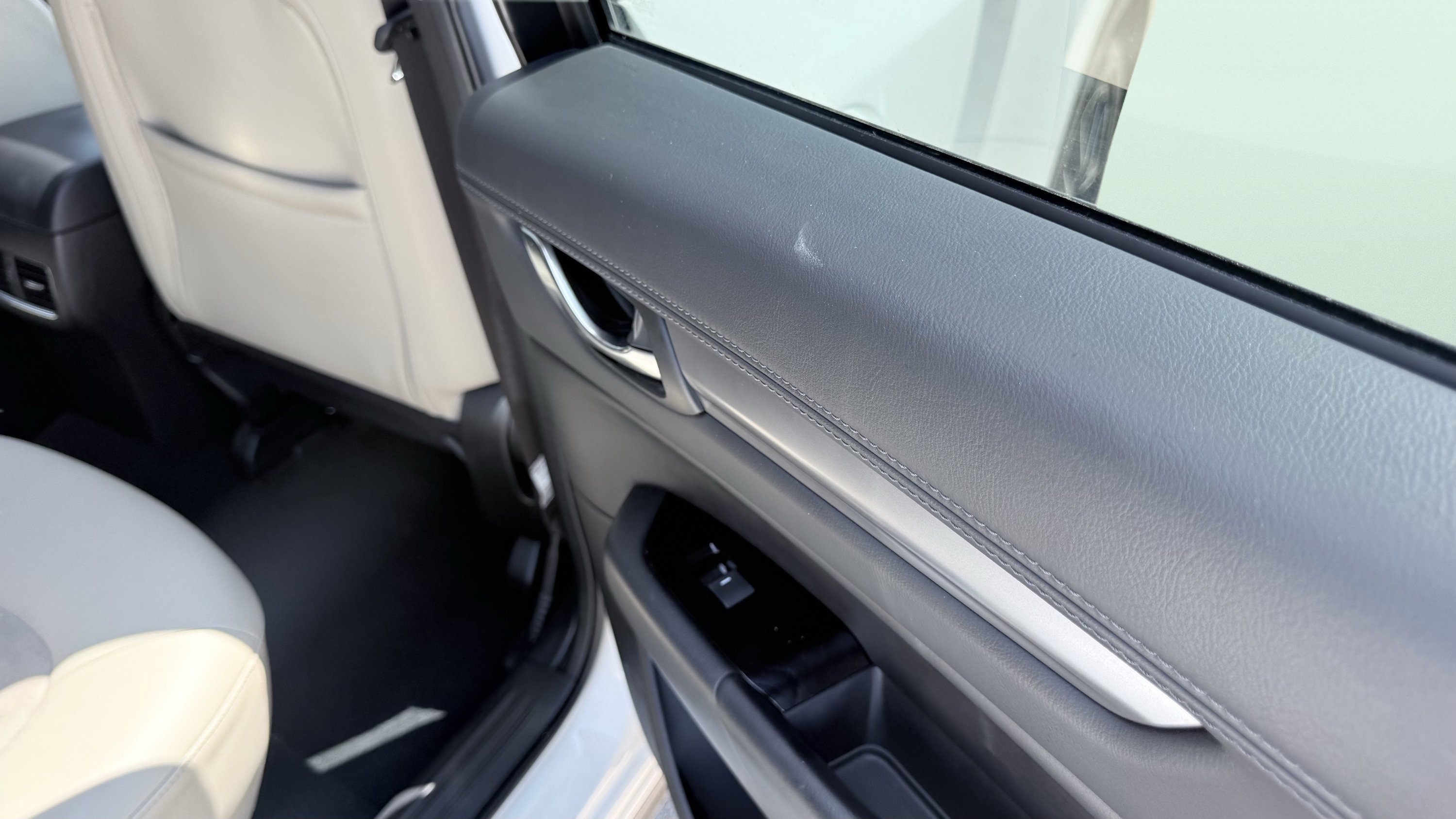 Used 2018 MAZDA CX-5 Touring w/ Preferred Equipment Package FWD image 33