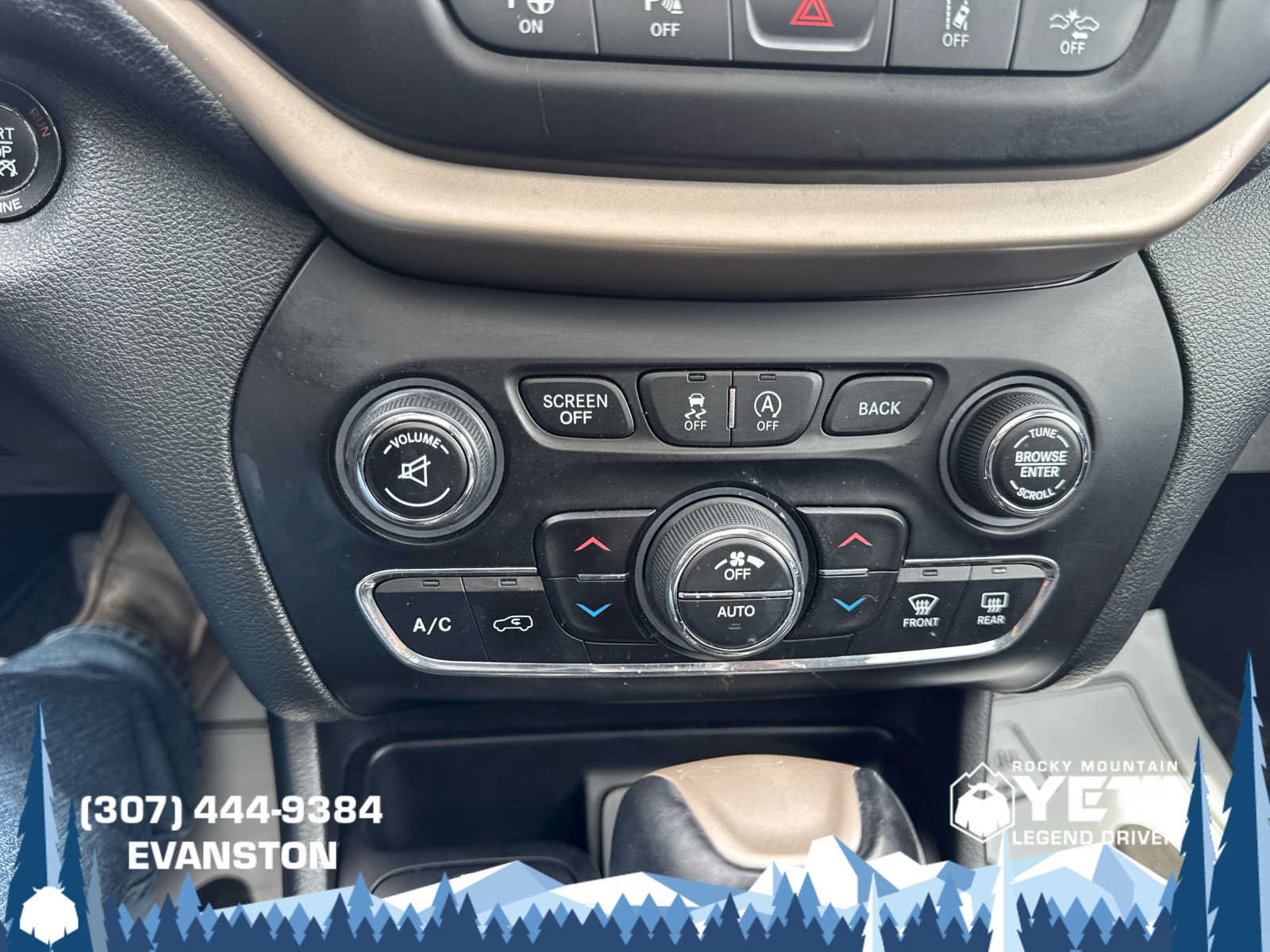 Used 2015 Jeep Cherokee Limited w/ Luxury Group AWD/4WD image 30