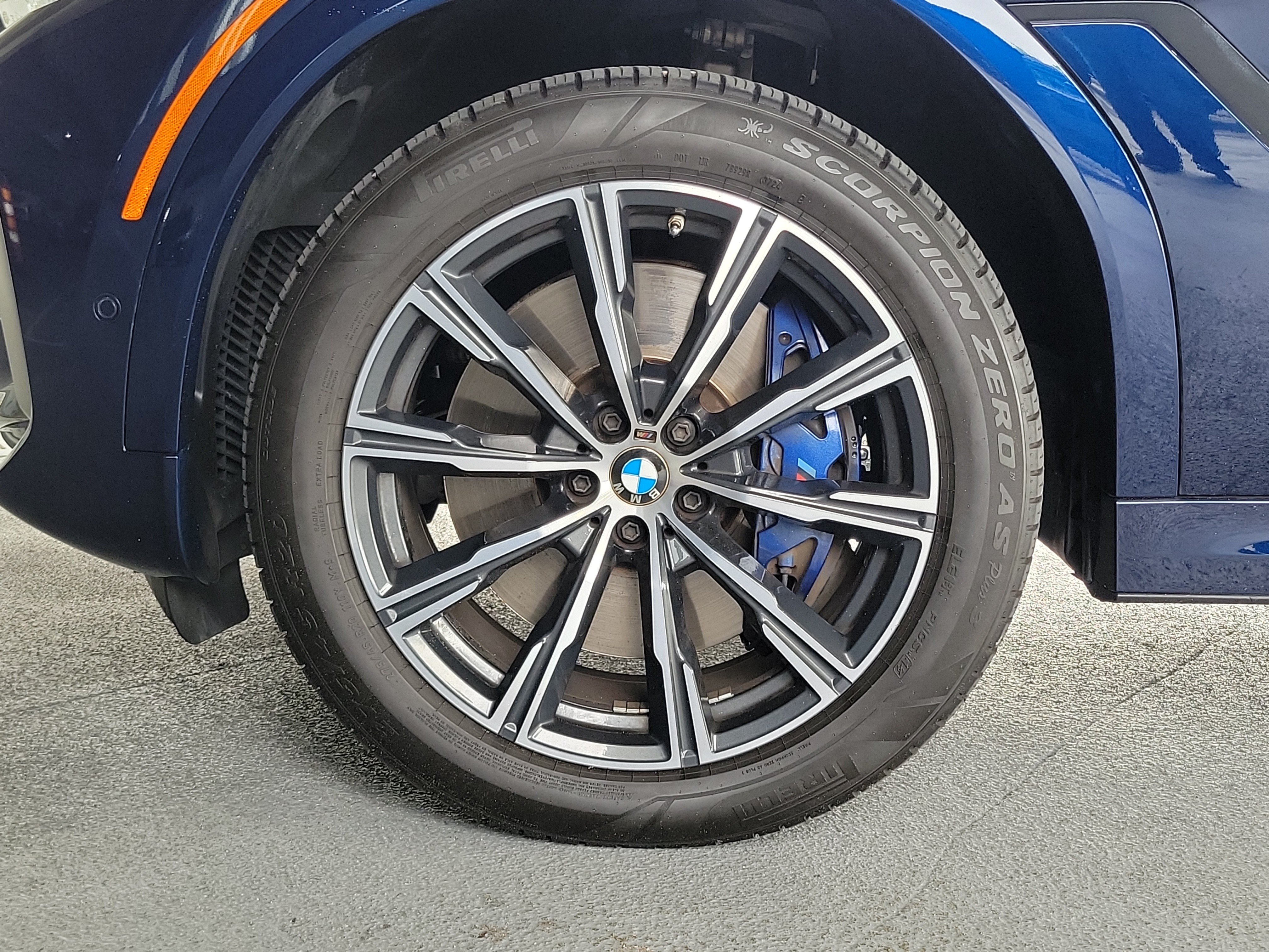 Used 2021 BMW X6 M50i w/ Executive Package AWD/4WD image 5