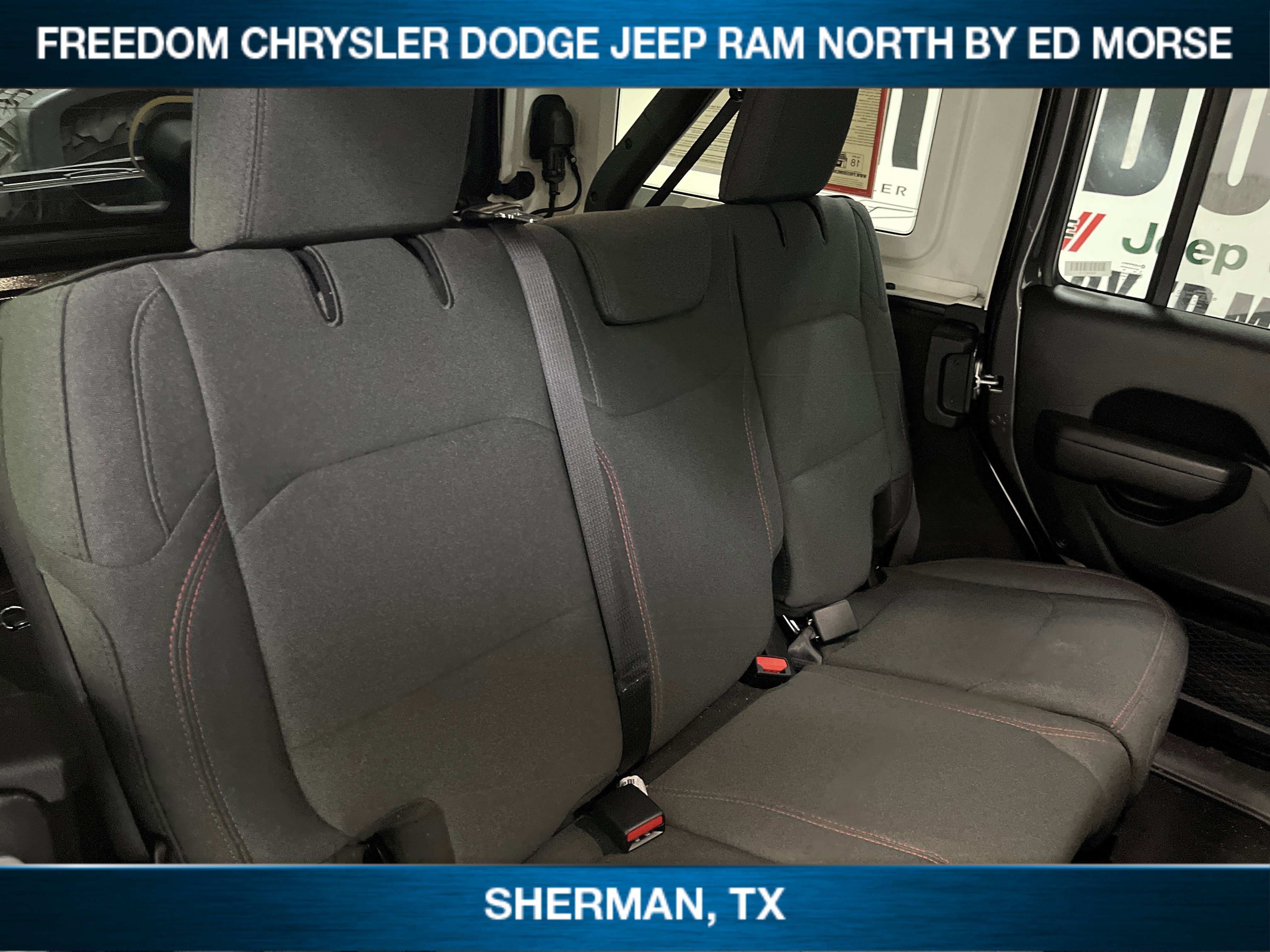 Used 2025 Jeep Wrangler Unlimited Rubicon image 9