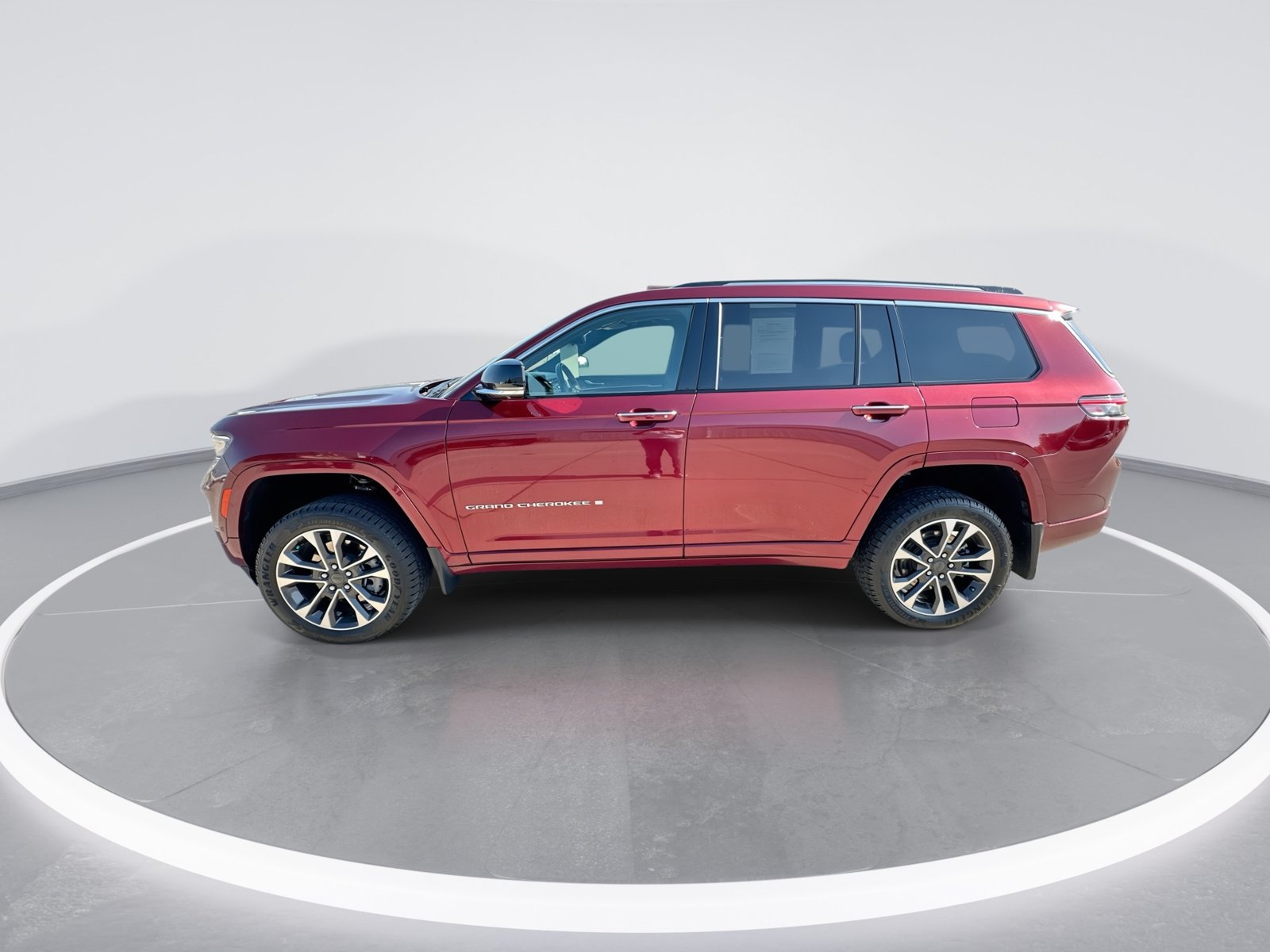 Used 2021 Jeep Grand Cherokee L Overland w/ Advanced Protech Group III AWD/4WD image 5