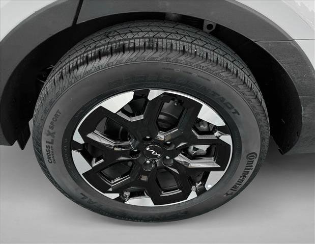 Used 2024 Kia Sorento S w/ Panoramic Sunroof Package image 9