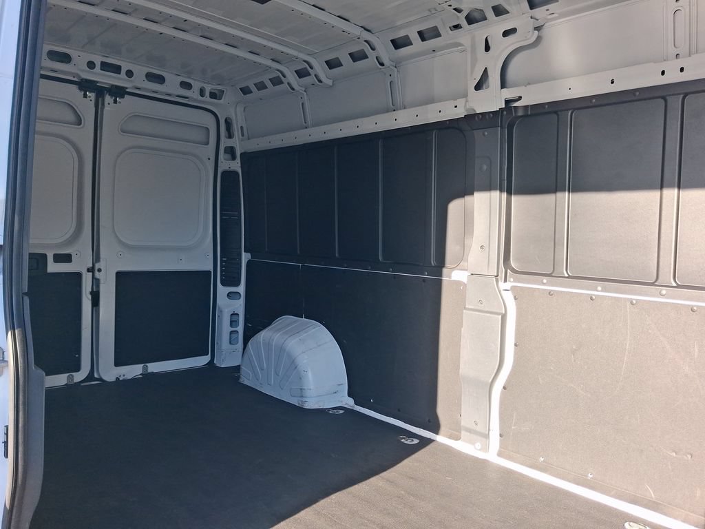 Used 2025 RAM ProMaster 2500 w/ Convenience Group FWD image 9