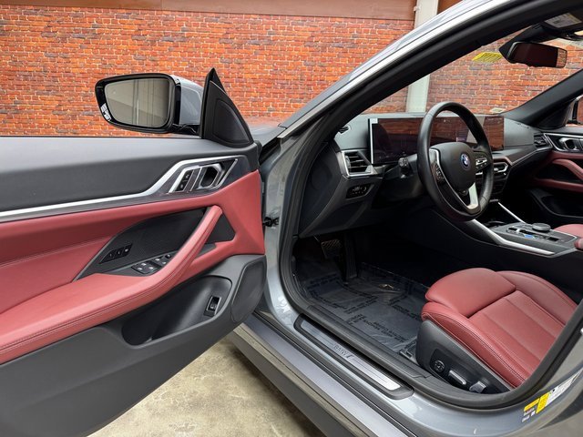 Used 2023 BMW i4 eDrive35 w/ Premium Package image 9