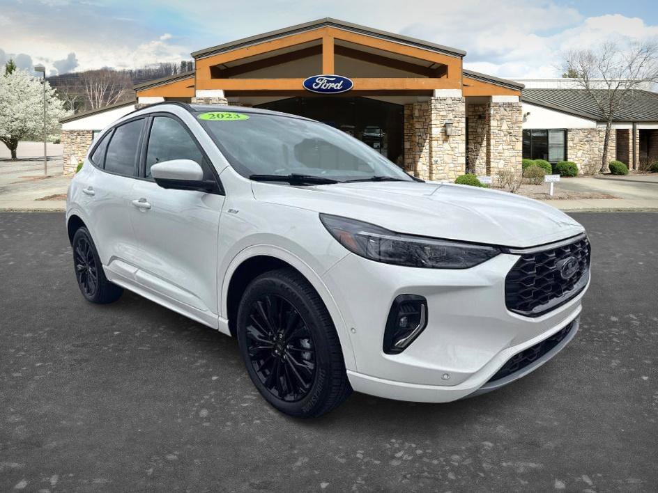 Used 2023 Ford Escape ST-Line Elite w/ Premium Technology Package image 2