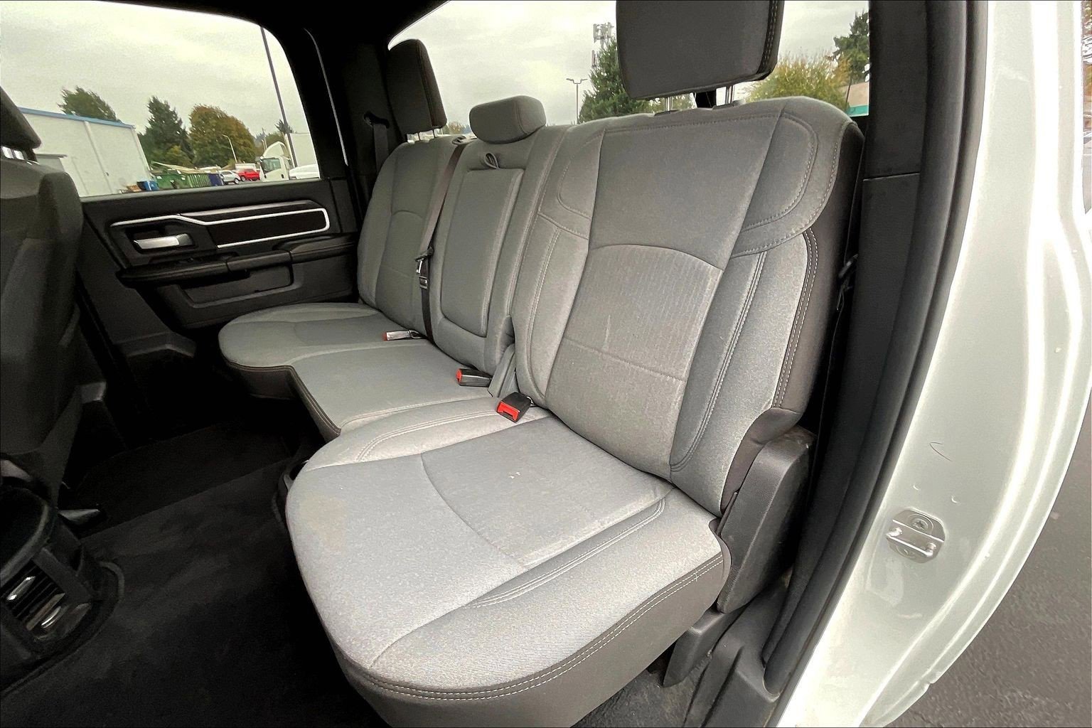 Used 2024 RAM 3500 Big Horn image 24