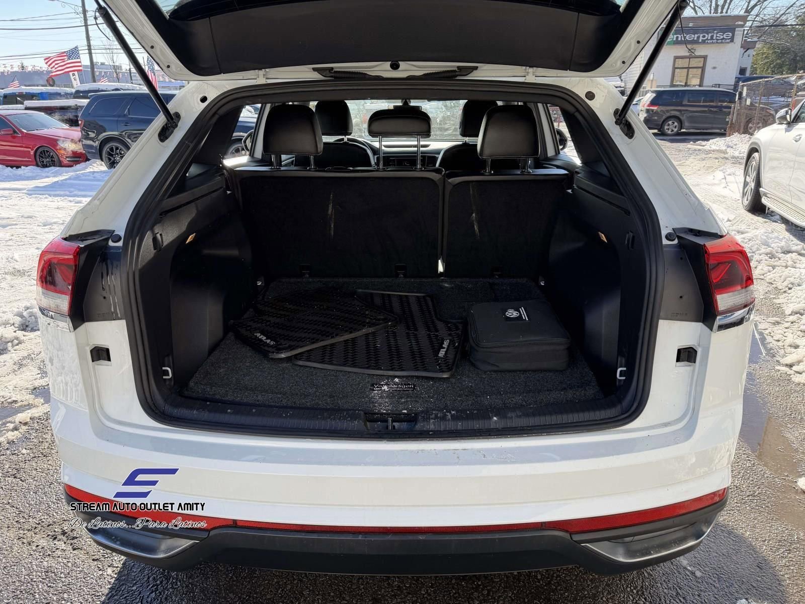 Used 2022 Volkswagen Atlas Cross Sport SE image 10