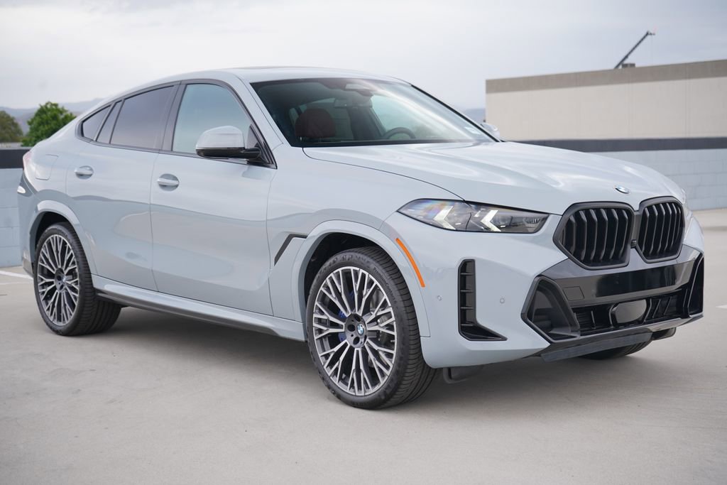New 2026 BMW X6 xDrive40i w/ Climate Comfort Package image 3