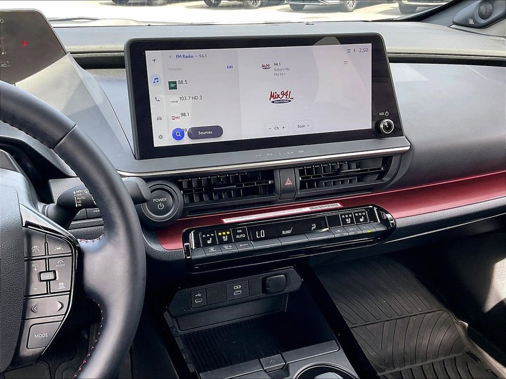 Used 2024 Toyota Prius Prime Premium w/ Advanced Technology Package FWD image 17