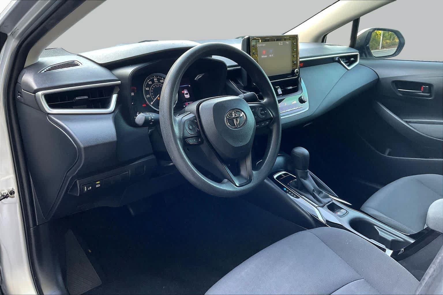 Used 2022 Toyota Corolla LE FWD image 17