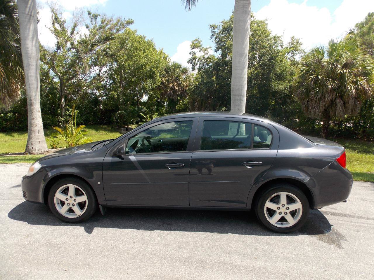 Used 2009 Chevrolet Cobalt LT w/ Preferred Equipment Group FWD image 13