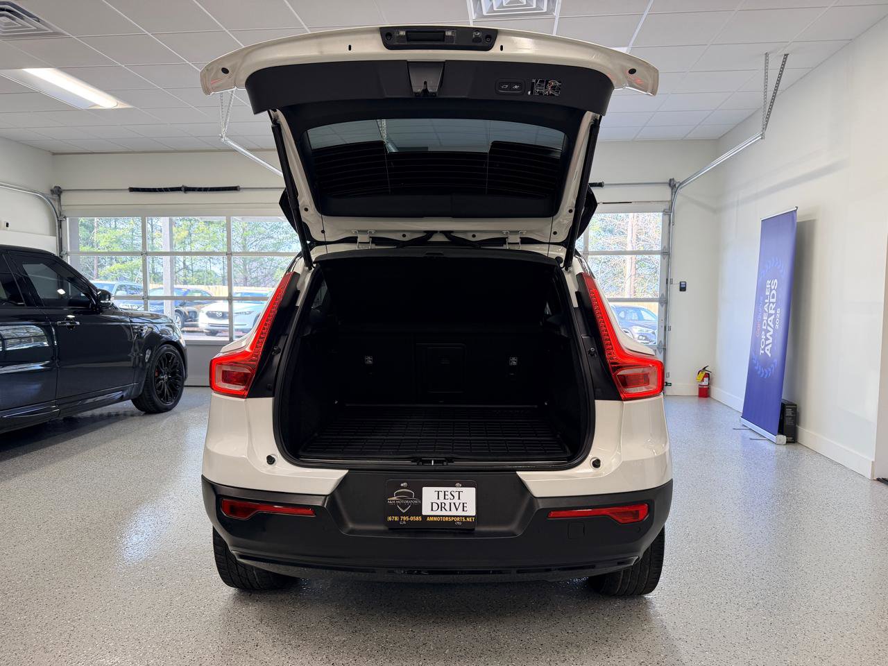 Used 2021 Volvo XC40 T4 R-Design w/ Advanced Package image 23